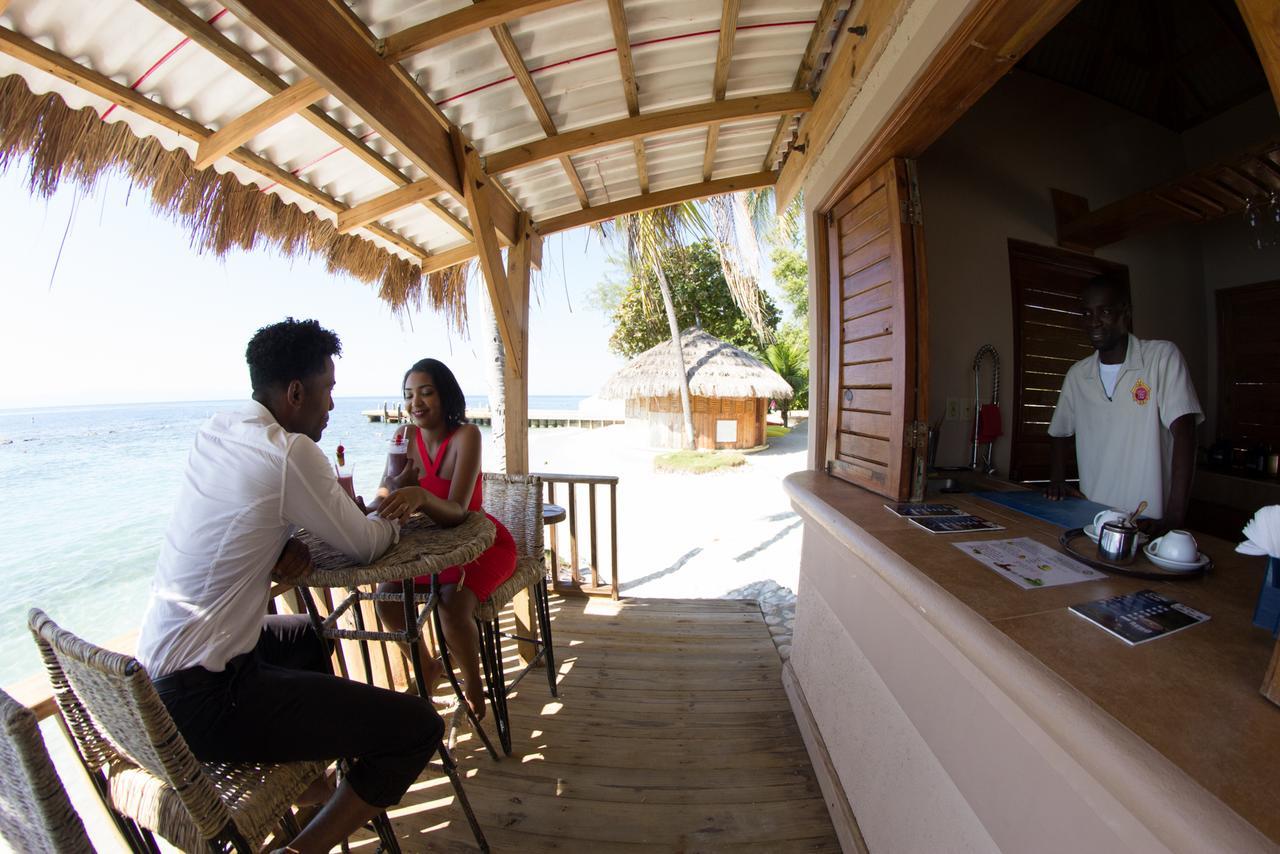 Moulin Sur Mer Beach Resort Montrouis Exterior foto